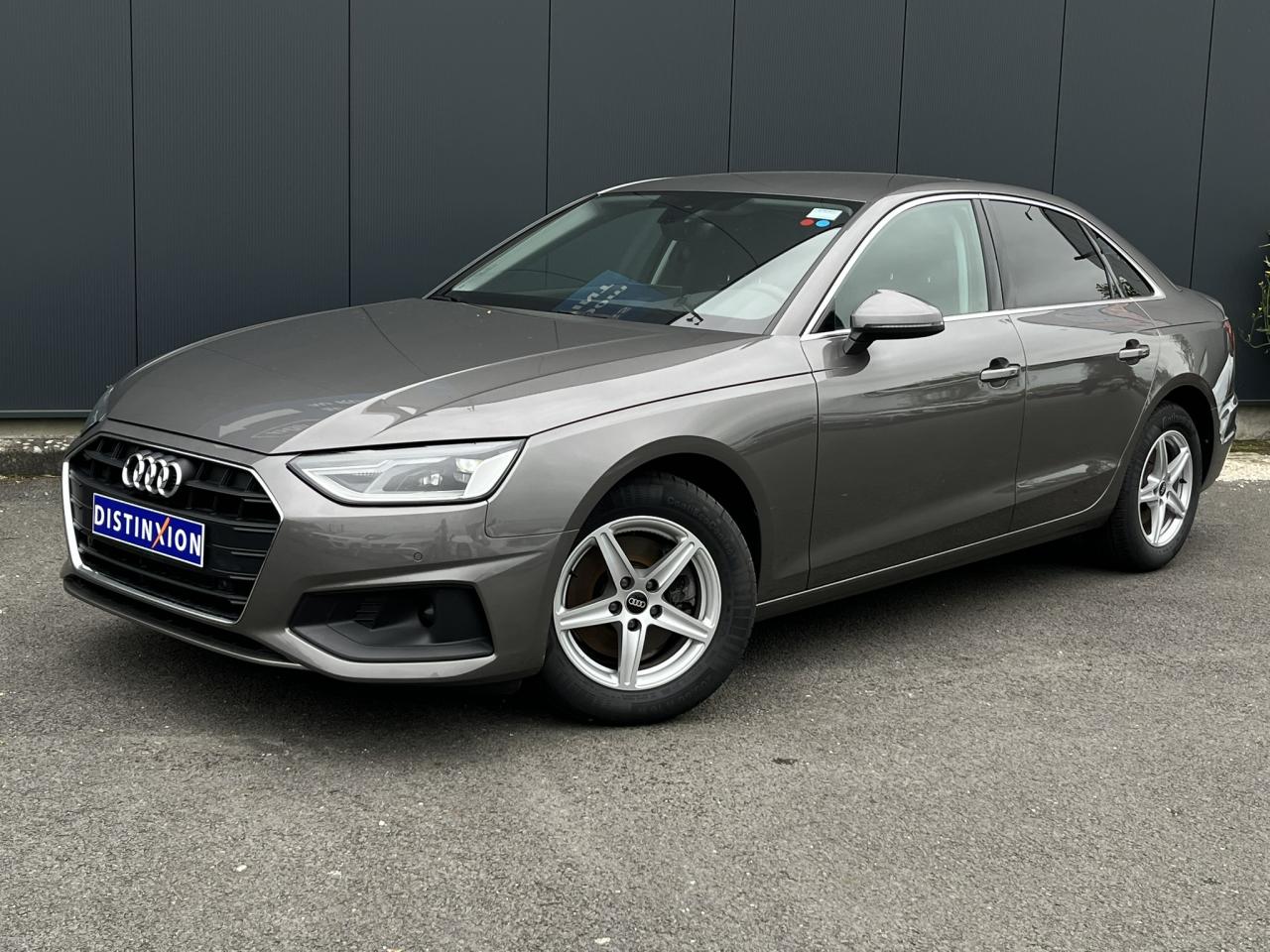 AUDI A4 30 TDI 136 S-Tronic Design