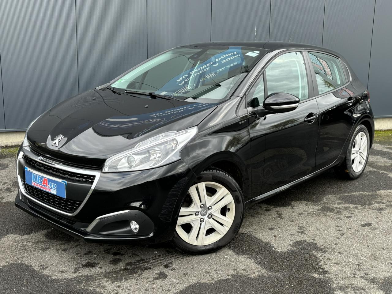 PEUGEOT 208 1.2 PureTech 82 Signature