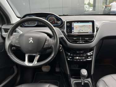 PEUGEOT 2008 1.2 PureTech 110 EAT6 Allure