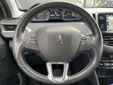 PEUGEOT 2008 1.2 PureTech 110 EAT6 Allure