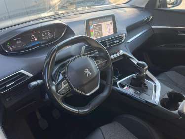 PEUGEOT 3008 1.5 BlueHDi 130 Allure