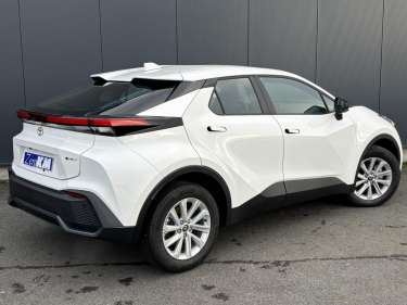 TOYOTA C-HR 1.8 Hybrid 140 e-CVT Dynamic